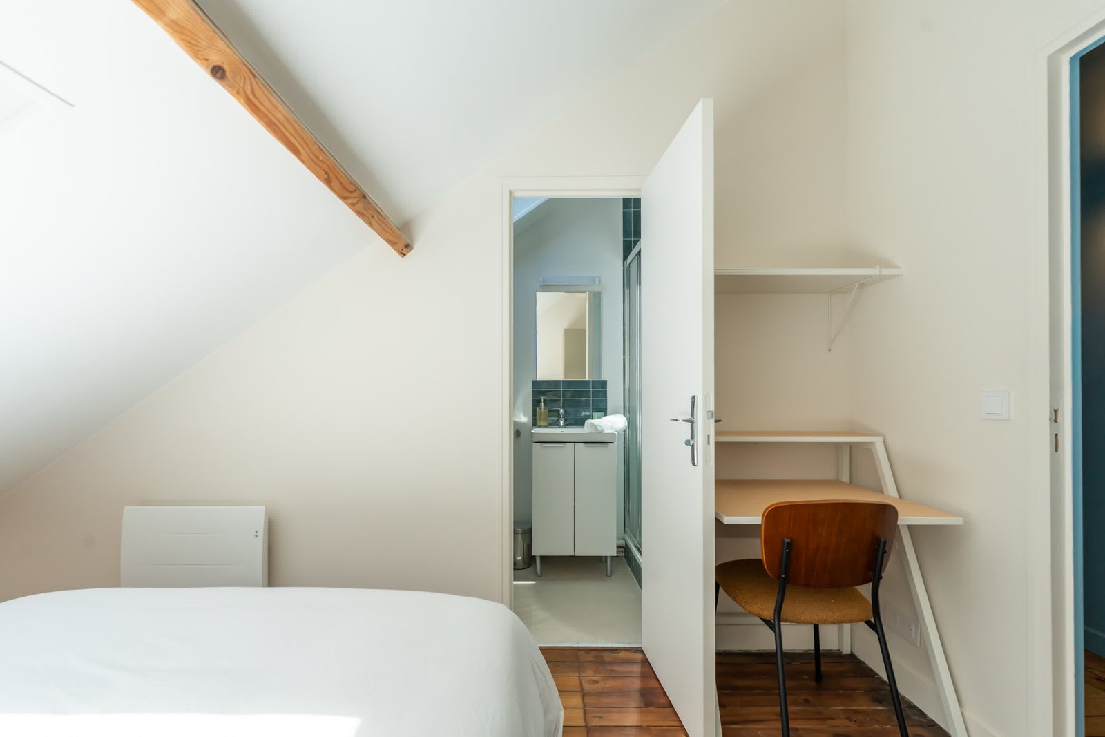Suite 10 - Image 2